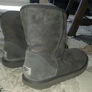 UGG short gray boots